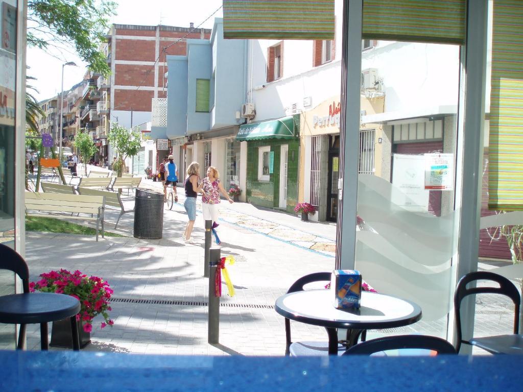 Hostal Puig Rom โรเซส ภายนอก รูปภาพ